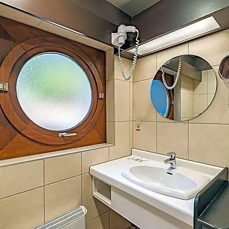 Szálloda Les Rhodos 3*